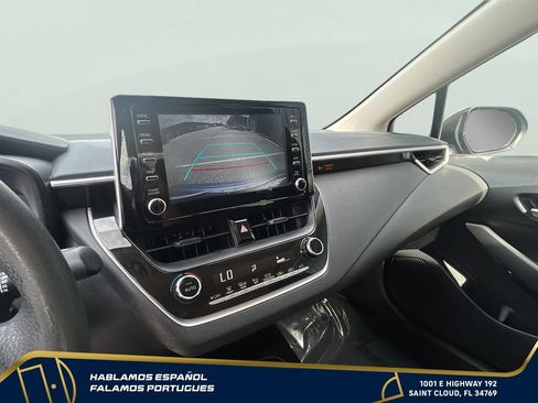 Used 2020 Toyota Corolla LE FWD image 17