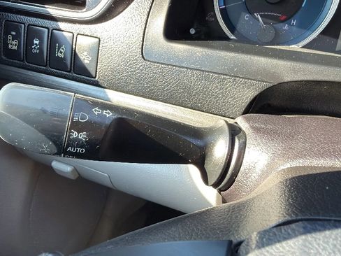 Used 2016 Toyota Camry XLE w/ Moonroof Package FWD image 14