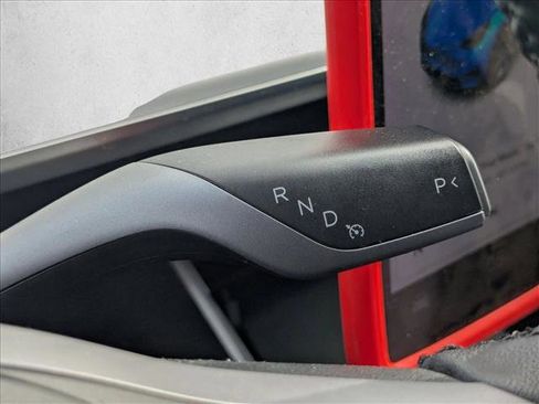 Used 2021 Tesla Model Y Long Range image 10