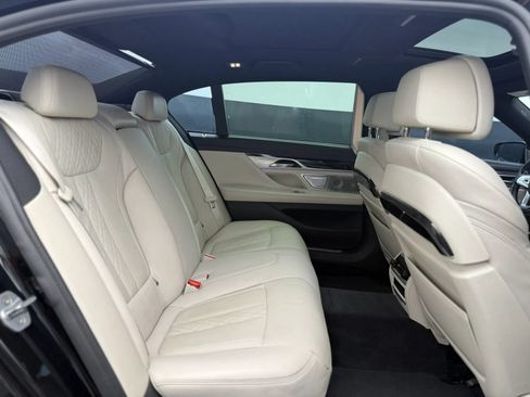 Used 2019 BMW 750i xDrive w/ Executive Package AWD/4WD image 32