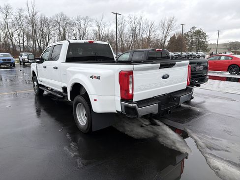 Used 2024 Ford F350 XLT image 3
