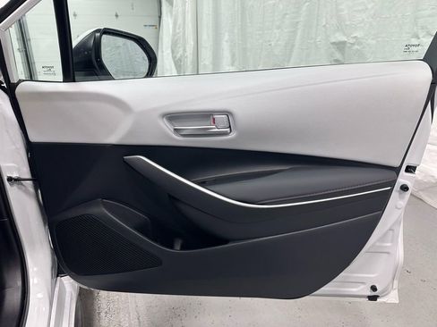 Used 2025 Toyota Corolla SE w/ SE Premium Package image 55