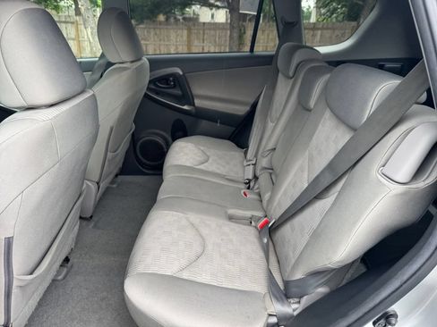 Used 2011 Toyota RAV4 4WD w/ Base L4 Extra Value Pkg image 19