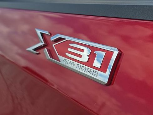 Used 2023 GMC Sierra 1500 SLT w/ SLT Premium Plus Package AWD/4WD image 10