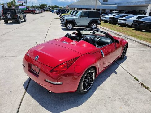 Used 2005 Nissan 350Z Touring RWD image 14