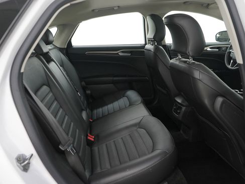 Used 2015 Ford Fusion SE w/ Equipment Group 202A image 11