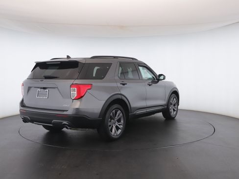 Used 2021 Ford Explorer XLT w/ Equipment Group 202A image 28