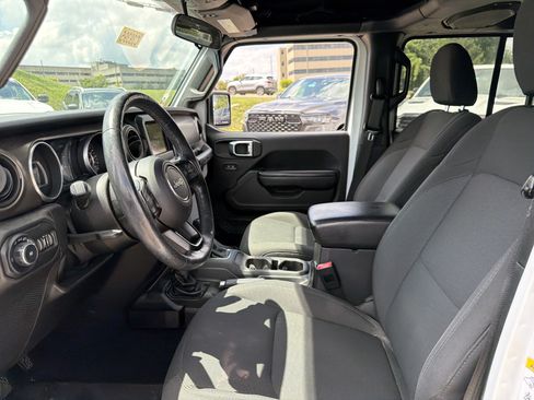 Used 2018 Jeep Wrangler Unlimited Sport S AWD/4WD image 17