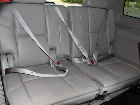 Used 2010 Chevrolet Tahoe LTZ AWD/4WD image 15
