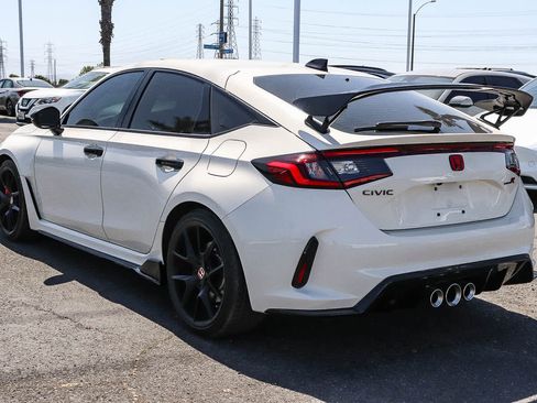 Used 2024 Honda Civic Type R image 6