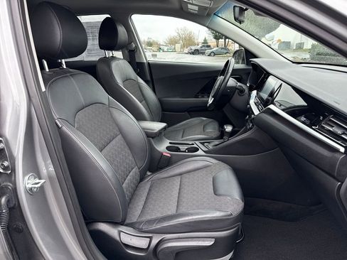 Certified 2022 Kia Niro LXS image 10