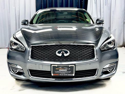 Used 2017 INFINITI Q70 L 3.7 w/ Deluxe Touring Package image 2