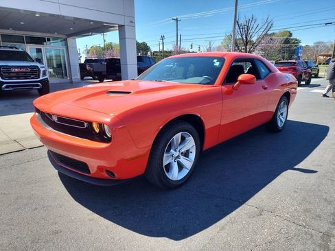 Used 2023 Dodge Challenger SXT image 4