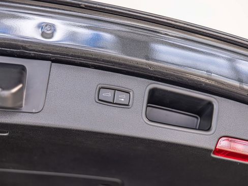 Used 2023 Porsche Macan S image 16