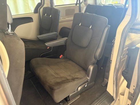 Used 2013 Dodge Grand Caravan SE FWD image 20