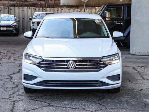 Used 2021 Volkswagen Jetta R-Line image 2