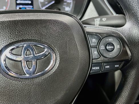 Used 2024 Toyota Corolla Cross AWD Hybrid image 20