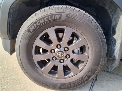 Used 2024 Toyota Land Cruiser Base image 17