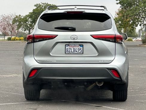 Used 2022 Toyota Highlander XLE image 5