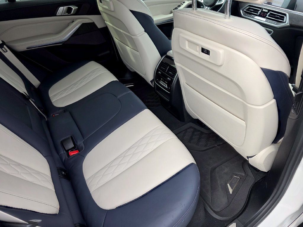 Certified 2021 BMW X5 xDrive40i w/ M Sport Package AWD/4WD image 25
