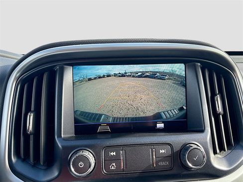 Used 2022 Chevrolet Colorado LT w/ Luxury Package image 13