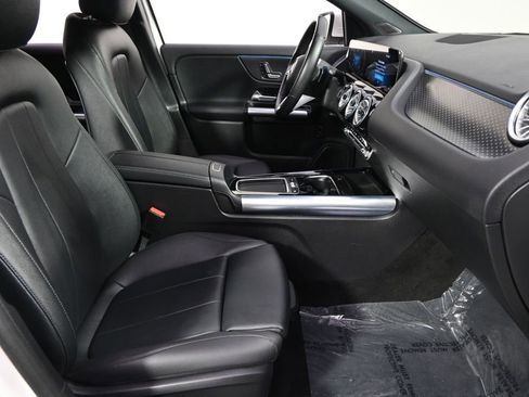 Used 2025 Mercedes-Benz GLA 250 4MATIC image 17