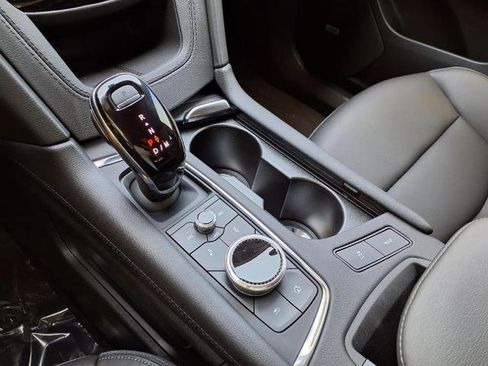 New 2025 Cadillac XT6 Luxury image 15