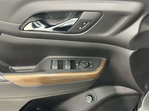 Used 2023 GMC Acadia SLE w/ Driver Convenience Package image 21