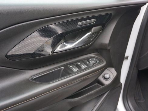 Used 2024 GMC Terrain AT4 image 31