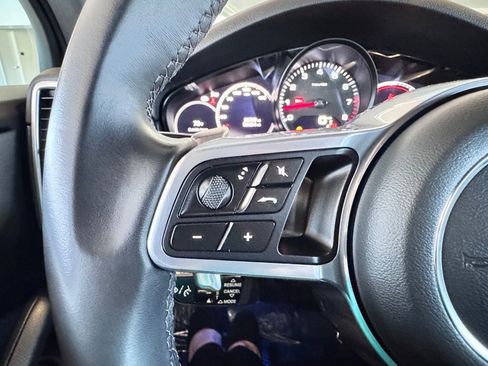 Used 2023 Porsche Cayenne Platinum Edition image 45