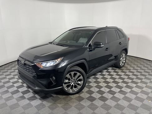 Used 2019 Toyota RAV4 XLE Premium image 1