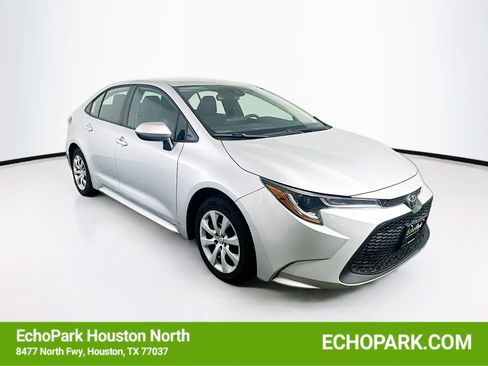 Used 2022 Toyota Corolla LE FWD image 1