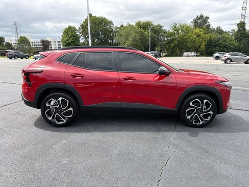 Used 2026 Chevrolet Trax RS w/ Sunroof Package FWD image 9