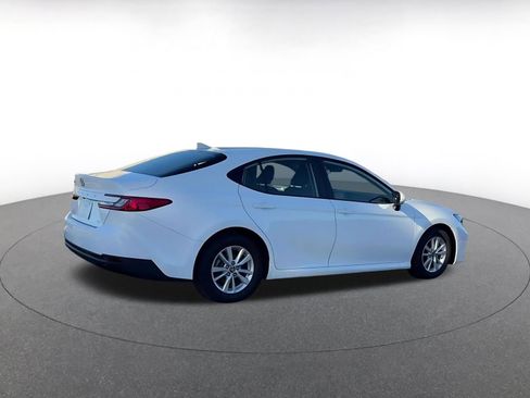 Used 2025 Toyota Camry LE image 15