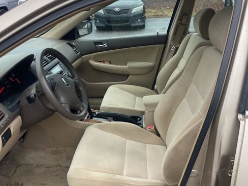 Used 2005 Honda Accord EX image 21