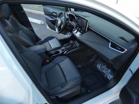 Used 2020 Toyota Corolla XSE image 25