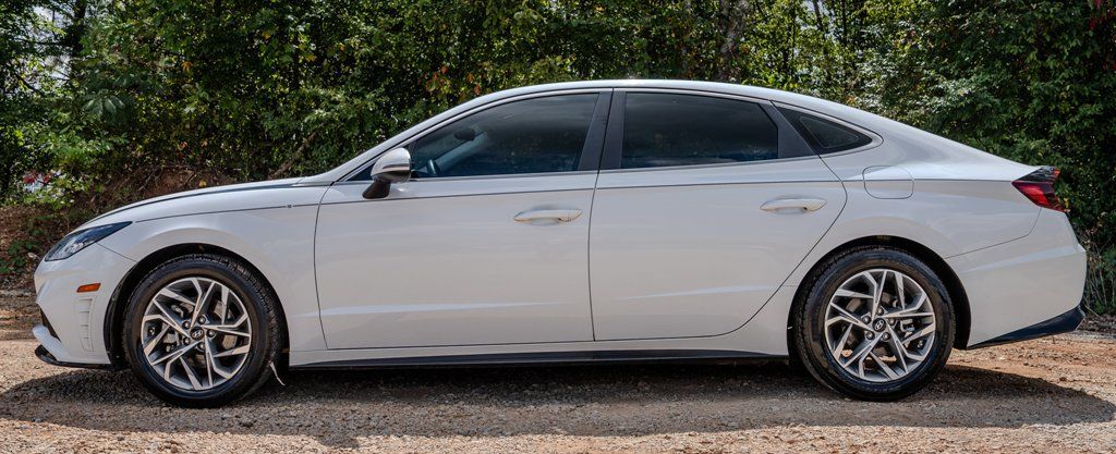Used 2020 Hyundai Sonata SEL w/ Convenience Package FWD image 2