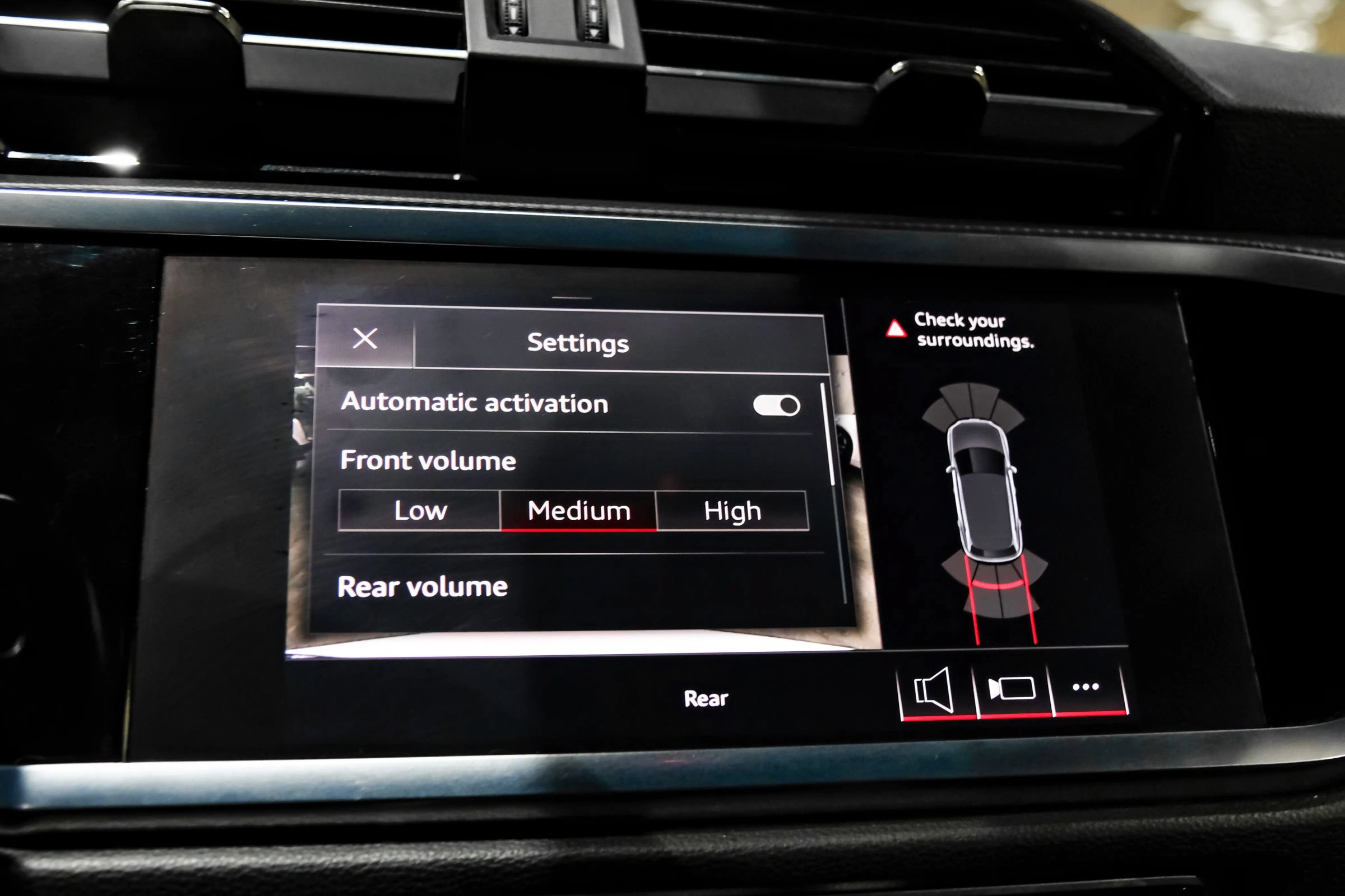 Used 2020 Audi Q3 2.0T Premium w/ Convenience Package AWD/4WD image 34