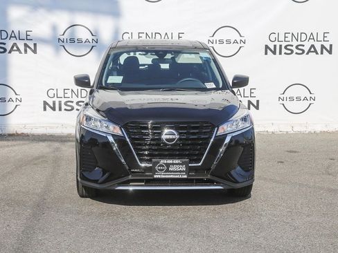New 2025 Nissan Kicks Play S FWD image 2