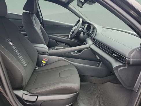 New 2026 Hyundai Elantra Sport FWD image 18