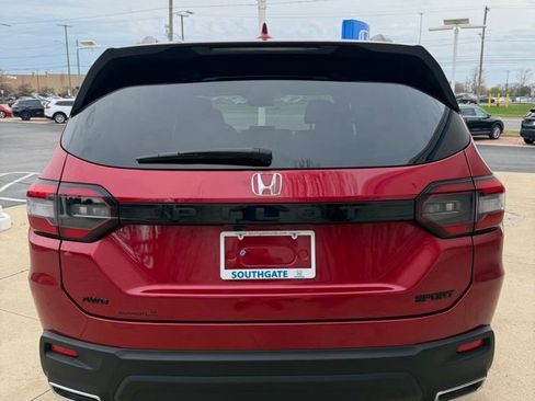 Certified 2025 Honda Pilot Sport image 4
