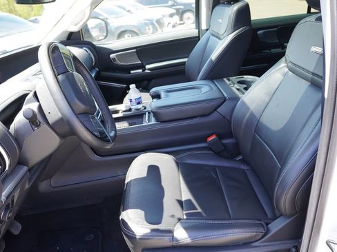 Used 2025 Ford Expedition Max Platinum AWD/4WD image 6