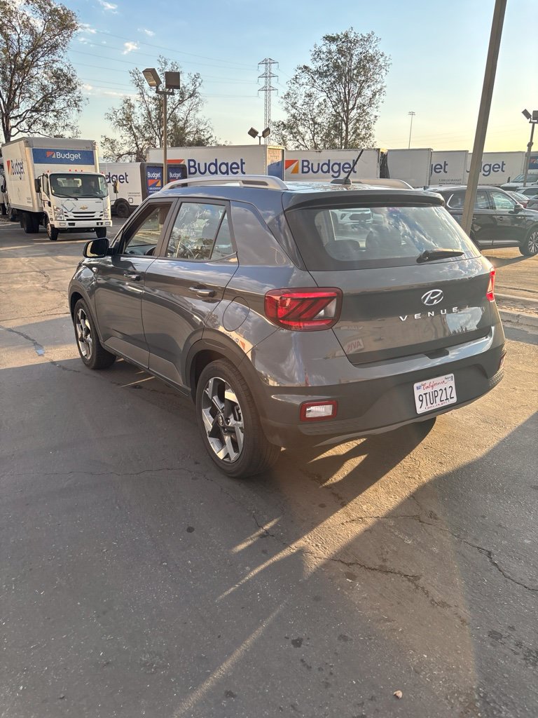 Used 2025 Hyundai Venue SEL FWD image 5
