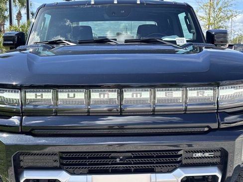 Used 2025 GMC Hummer EV 3X w/ LPO, Roof Cross Rail Package AWD/4WD image 8