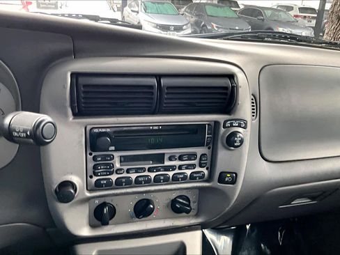 Used 2002 Ford Explorer Sport Trac Value image 26