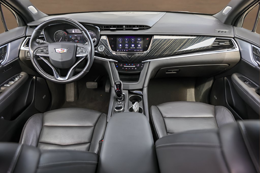 Certified 2025 Cadillac XT6 Premium Luxury FWD image 30