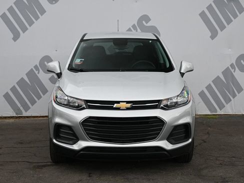 Used 2022 Chevrolet Trax LS w/ Tint and Cruise Package AWD/4WD image 2