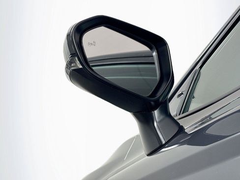 Certified 2025 Toyota Camry SE FWD image 5