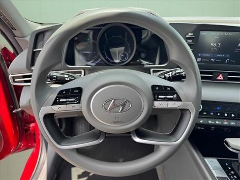 Used 2022 Hyundai Elantra Blue FWD image 20