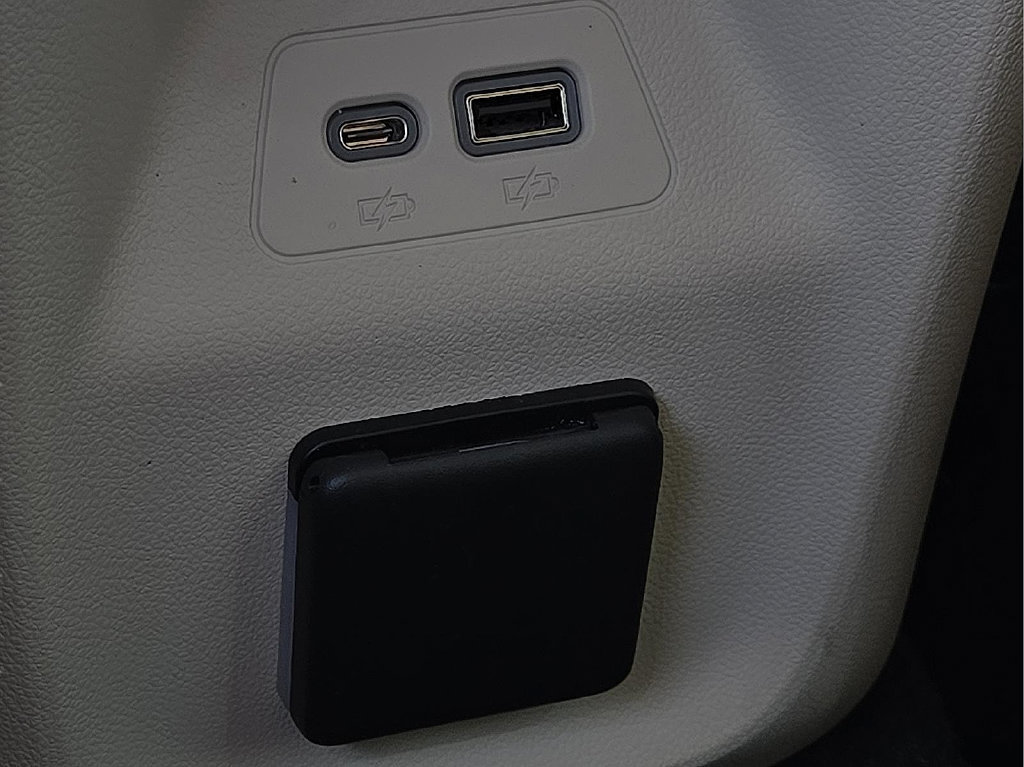 Used 2023 Buick Envision Avenir AWD/4WD image 10